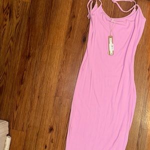 Skims pink dress size M long tall girl friendly , great for pictures, vacations!